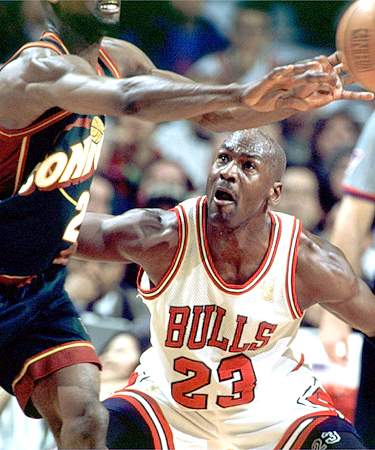 jordan_defense.jpg (34710 bytes)